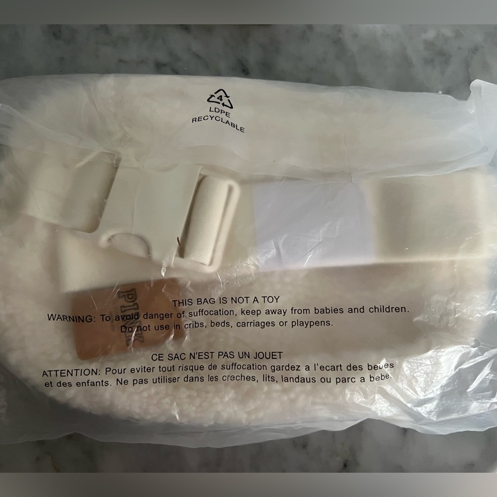 NWT! VS PINK Fluffy Cozy (White Shell) Sherpa/Teddy/Logo/Sling/Belt Bag!NEW! - Picture 4 of 5